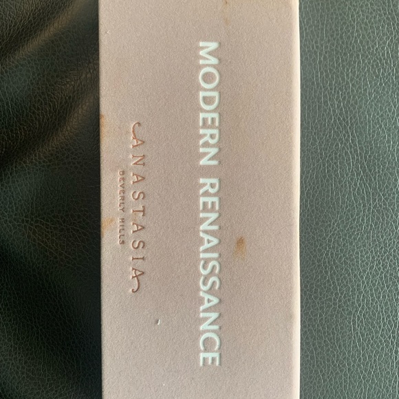 Modern Renaissance Anastasia Eyeshadow Palette - Lightly Used - Picture 3 of 6